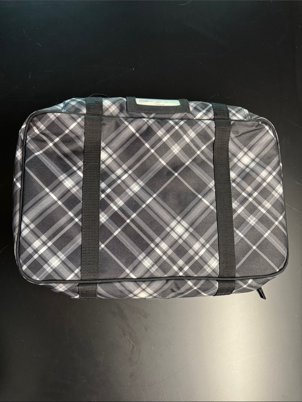 thirty- One Casserole Carry All - Gray and Black Plaid - Like New Condition - Picture 2 of 8